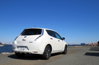 日産自動車のEVの歴史は1940年代の終わり（昭和20年代の初め）ごろの、たま電気自動車にさかのぼるのだという。たま号が市場に登場するや一部のタクシー会社が営業車として導入。それから六十数年後に衝撃的に登場した「リーフ」。東京では19台がタクシー車両として導入され、私は、そのうちの1台を運転することになる。