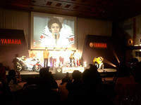 なんと去年、ロッシさまは「YZR-M1」の本物を貰ったとか！