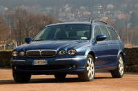 第144回：「ジャガーXタイプエステート」に試乗　案外カッコいい“スノーボーダーの長嶋さん”!?の画像