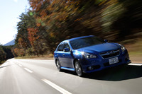 写真のボディーカラー「WRブルーマイカ」は「tS」の専用色。