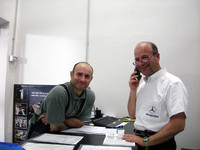 【写真2】アンドレア(右)は日頃、パーツセンターに勤務している。