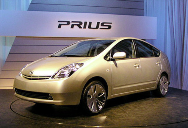 これが次期型プリウス。年内には日米で発売されるという。値段は「なるべく変えないようにします」とか。