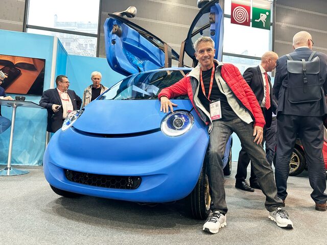 大矢アキオの「パリモーターショー2024」探訪記 ぎこちない「いいね