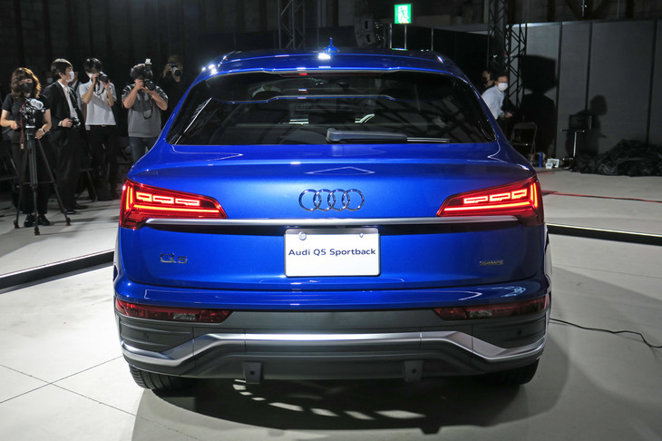 アウディQ5スポーツバック 1st edition（リアビュー）