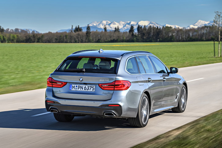 ドイツ仕様の「530d」には、FR車に加え、4WD車の「xDrive」も設定されている。降雪地域の多い日本にも、ぜひ導入してほしい。