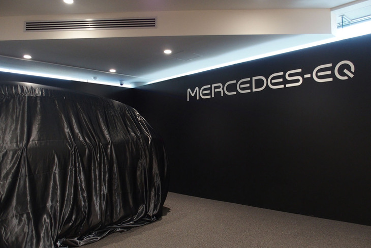 「メルセデス・ベンツEQS SUV」の発表イベントの様子。