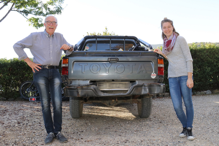 「トヨタ・ハイラックス」はロベルトさんにとって、四半世紀にわたる良き相棒だ。