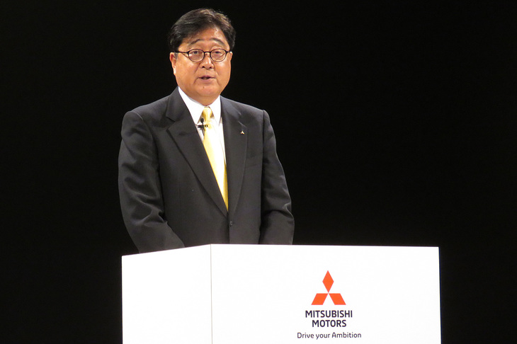 あいさつに立つ三菱自動車の益子 修CEO。三菱の国内販売台数にしめる軽自動車の比率は54％にのぼり、中でも「eK」シリーズは、販売をけん引する重要車種だと語った。