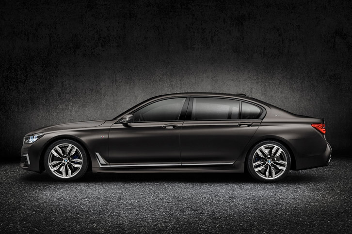 「BMW M760Li xDrive」（欧州仕様車）