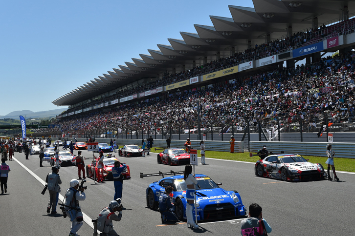 ゴールデンウイーク中に開催された第2戦。富士スピードウェイには、大勢のレースファンが詰めかけた。