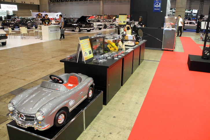 メルセデス・ベンツのブースの様子。