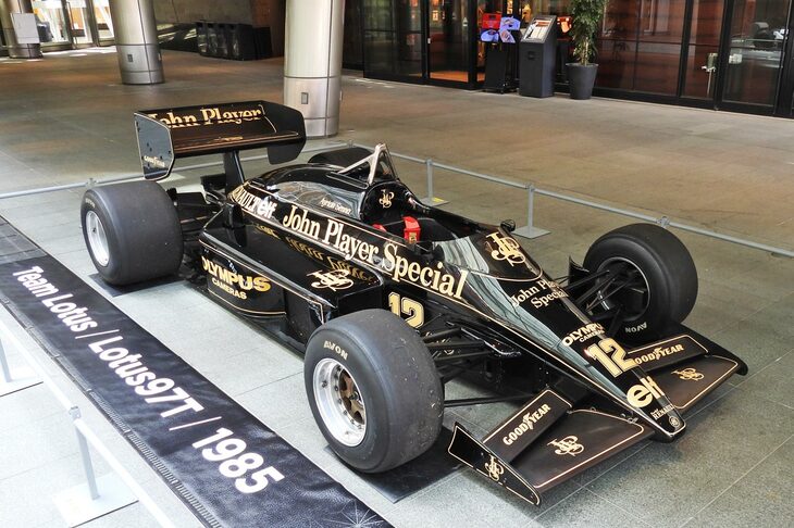 アイルトン・セナとエリオ・デ・アンジェリスが1985年にドライブした「ロータス97T」。