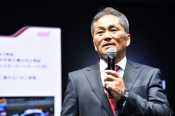 辰己総監督は、2016年のモータースポーツ活動について発表を行った。