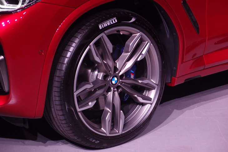 BMW X4 M40i（アルミホイール）