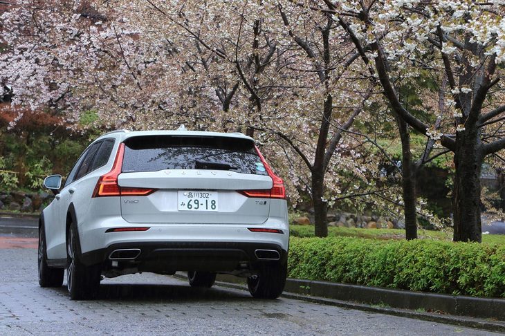 ボルボV60クロスカントリーT5 AWDプロ