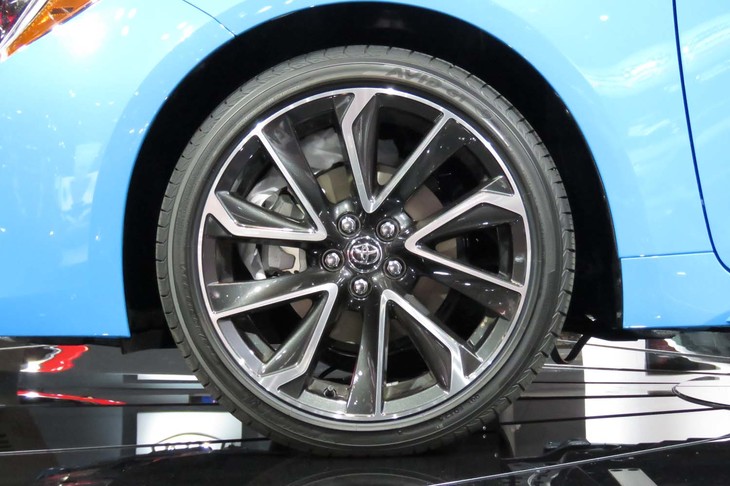 トヨタ・カローラハッチバック（ホイール）