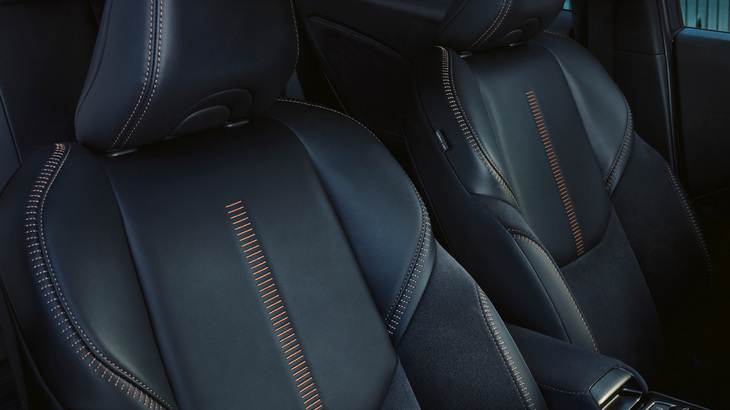 レクサスLBXプロトタイプ（フロントシート）