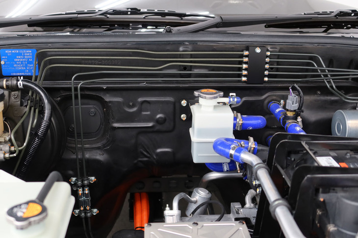 日産R32EV（フロントボンネット下のモータールーム）