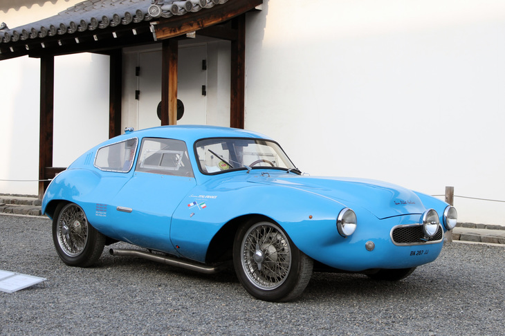 1952年「パナール・ジルコ ディスコボランテ ミッレミリア バイ コッリ」。アルファ・ロメオのディコヴォランテにインスパイアされたパナールが、カロッツェリア・コッリに依頼した特製ボディーを載せたワンオフ。初出場した同年のミッレミリアでクラス優勝を果たした。