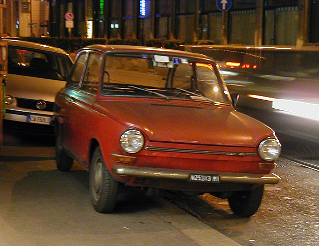 オランダの「ダフ46」。「バリオマチック」と名付けられたATは、イタリアでハンディキャップのある人にも歓迎された。なおダフは1970年代前半、段階的にボルボに吸収され、ブランド名も消滅した。写真は、2003年ミラノで。