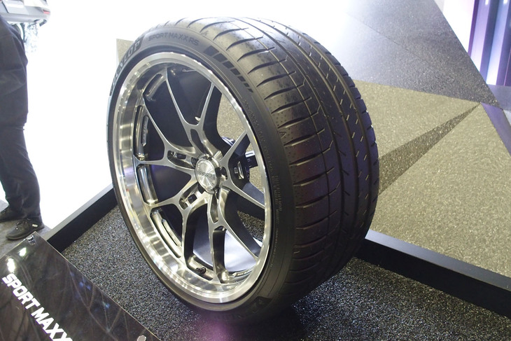 ダンロップSPORT MAXX RS