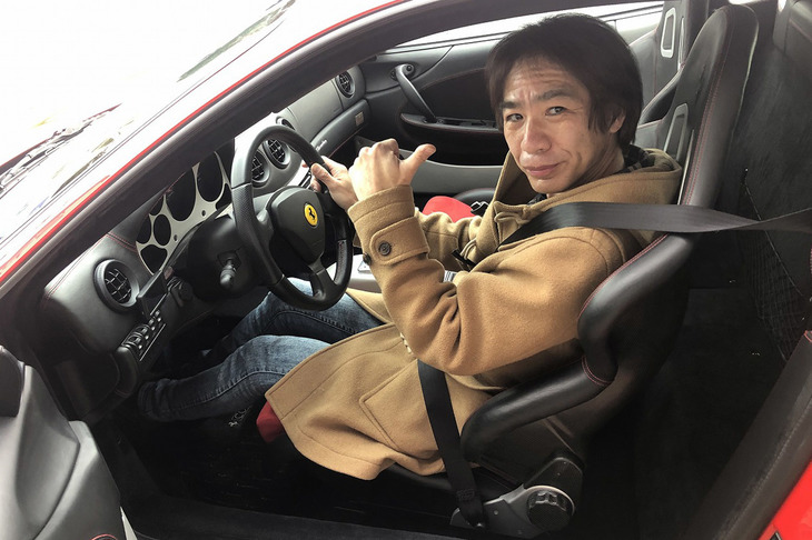 「幼稚園のころ、スーパーカーショーに行ってました！」と語った千葉の直人さんは50歳。努力を重ね、子供のころの夢をかなえたのだ。