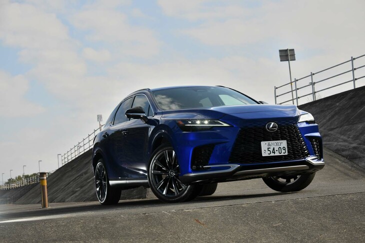 シャシーの基本は「NX」などと同じ「GA-K」。リアセクションを新規開発したほか、接合部の強化や軽量化が施されている。