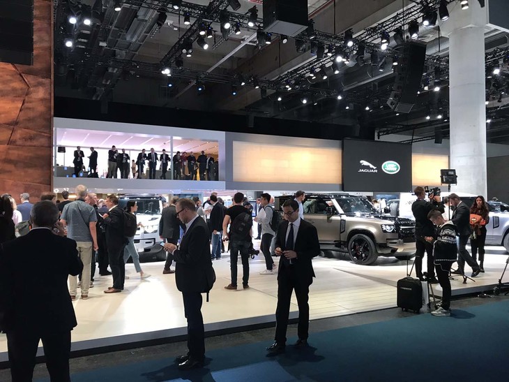 ランドローバーブースの様子。