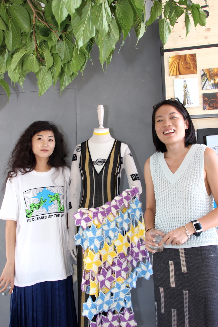 PH5（米国）のミジヤ・ツァンジン（クリエイティブ・ディレクター）＆ウェイ・リン（ファウンダー）。作品のインスピレーションは、マイアミビーチのアールデコ地区から受けた。「建築物の構造や設計、色、そして装飾的な模様がデザインのひらめきにつながった」とコメントしている。