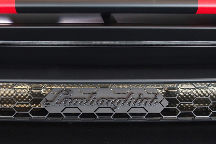 ランボルギーニ・ウラカン ステラート（エンブレム）