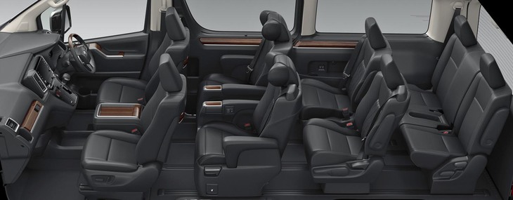 4列シートの「グランエースG」もラインナップ。最大8人乗車できる。