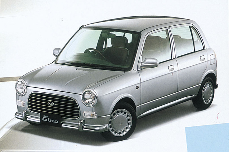 初代「ダイハツ・ミラ ジーノ」。