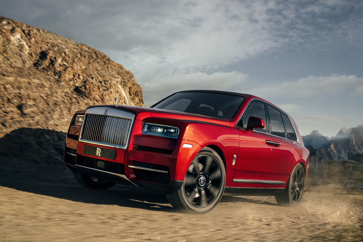 待ち合わせ場所に現れた「ロールス・ロイス・カリナン」は、前日に登録されたばかりのド新車だった。