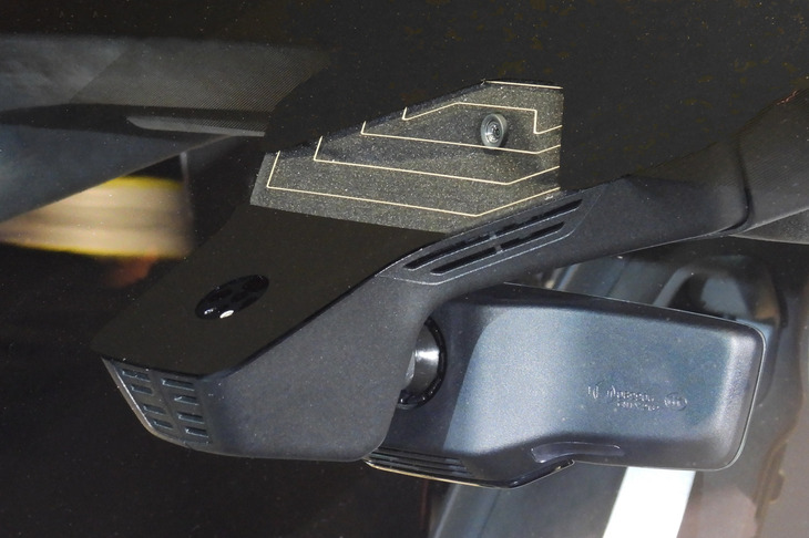 BMW i7 M70 xDrive（先進運転支援システム等のセンサー）