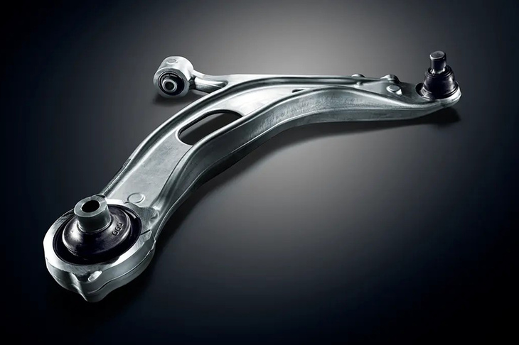 現行型「レヴォーグ」の変更パーツとしてラインナップされた、ピロボールブッシュを採用するフロントサスペンションロアアーム。