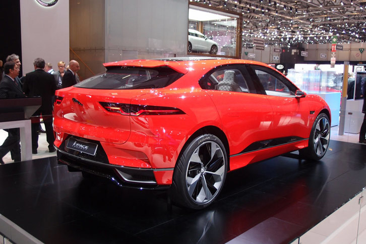 ジャガーIペース コンセプト