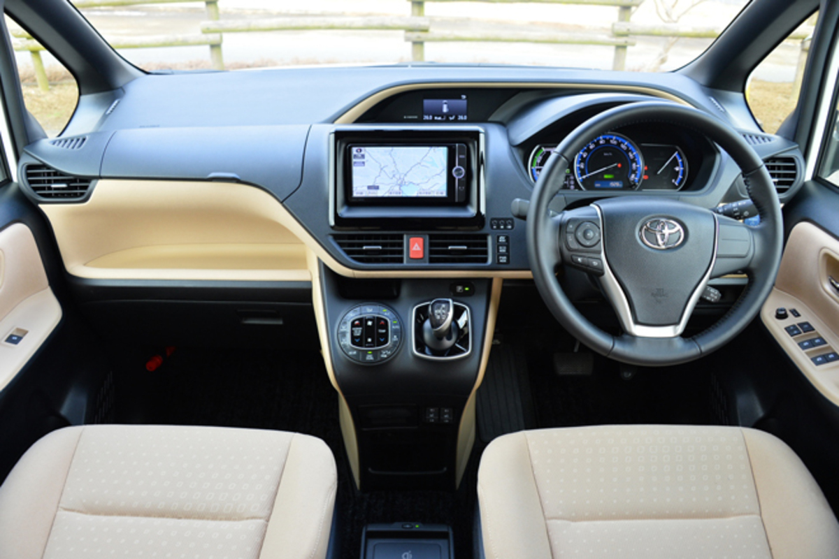 トヨタ ヴォクシーzs 8人乗り ノア ハイブリッドg 7人乗り 試乗記 真面目に進化 webcg