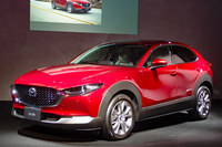 マツダ車で、今個人的にオススメなのが「CX-30」。後席・荷室を実用的に使える（と個人的に思う）マツダの最小SUVである。ボディーサイズは「CX-3」の方が小さいんだけど、室内のガマン度が一気に増すんだよね。