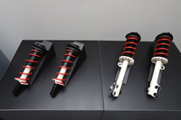 専用サスペンションには、軽自動車では初とうたわれる5段階の減衰力調整機構が備わっている。