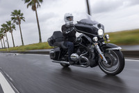 重量級のボディーにパワフルな走り、堂々とした存在感が特徴の「R18トランスコンチネンタル」。これを乗りこなすには、ライダーにも相応な資質が求められることだろう。