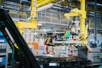 工場の従業員は約3500人。年間4万5000台余りの「Gクラス」を生産している。