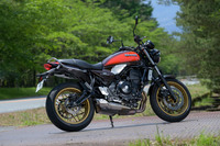 2022年春に発売されたばかりの「カワサキZ650RS」。スポーツネイキッド「Z650」のコンポーネンツを利用しつつ、往年の「Z」シリーズの意匠を再現した、ネオクラシックモデルだ。