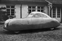 完成当時の「タイプ64」の姿を伝えるモノクロ写真。1939年の誕生から、ちょうど80年が経過したことになる。