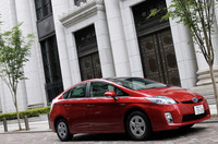 燃費だけでなく、細かな煮詰めにより、居住性や快適性が向上。後席も広くなった。
