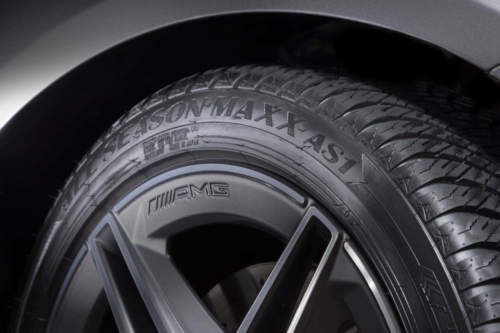 「オールシーズンマックス エーエスワン」のために新規開発された「超マルチコンパウンド」は、低温下でも硬化しづらいのが特徴だ。