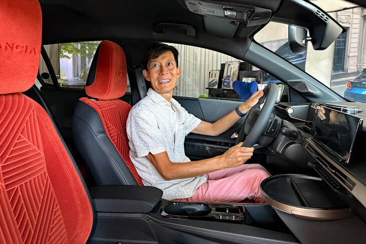 着座したところ。身長166cmの筆者にはヘッドルームも十分。