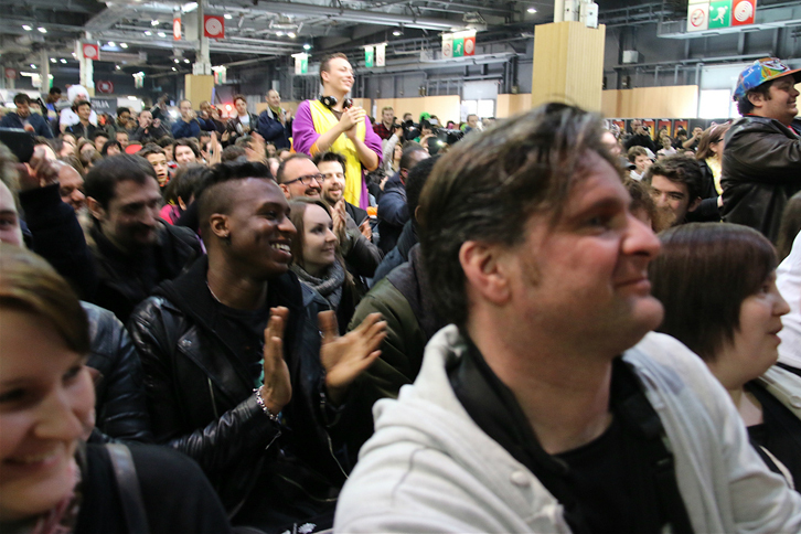 千葉氏と大葉氏のトークに歓喜する来場者たち。