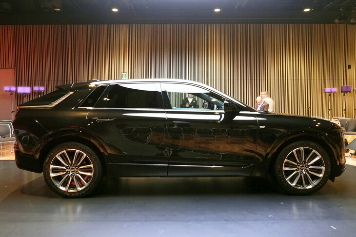 キャデラック・リリック（サイド）