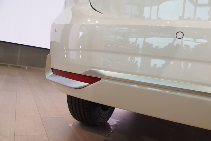 218iアクティブツアラー エクスクルーシブ（リアバンパー）