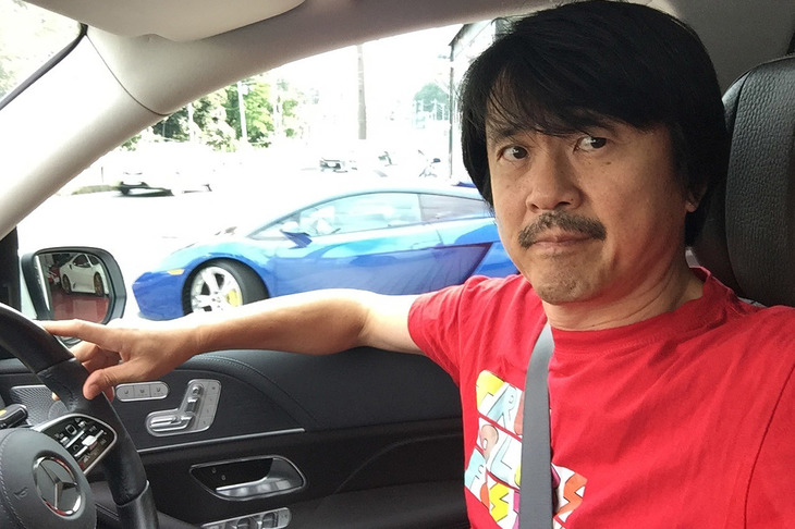 東久留米のキダスペシャルを後にし、横浜の中古フェラーリ専門店コーナーストーンズに「GLS400d」で向かう。